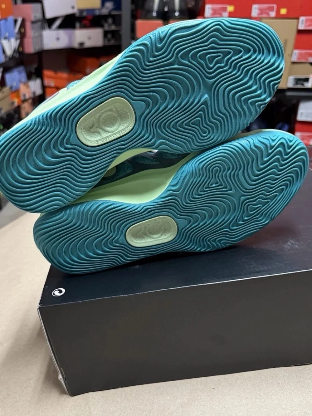 Nike Jonquel Jones x KD 17 Bahamas Women’s size 11.5 Basketball Shoes NEW!
